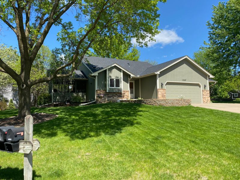 10187 Nottingham Trl, Eden Prairie, MN 55347