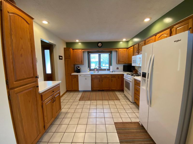 10187 Nottingham Trl, Eden Prairie, MN 55347