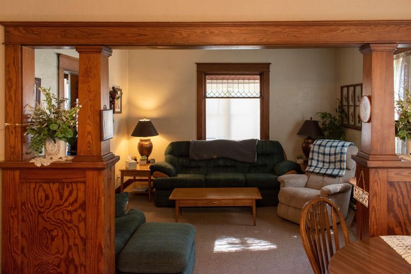 608 N 4th St, Bricelyn, MN 56014