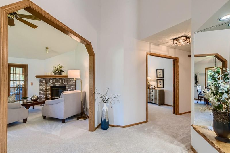 1155 Lois Ct, Shoreview, MN 55126