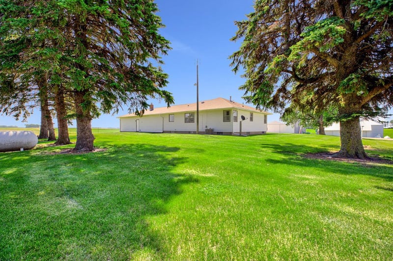 50554 104th St, Amboy, MN 56010