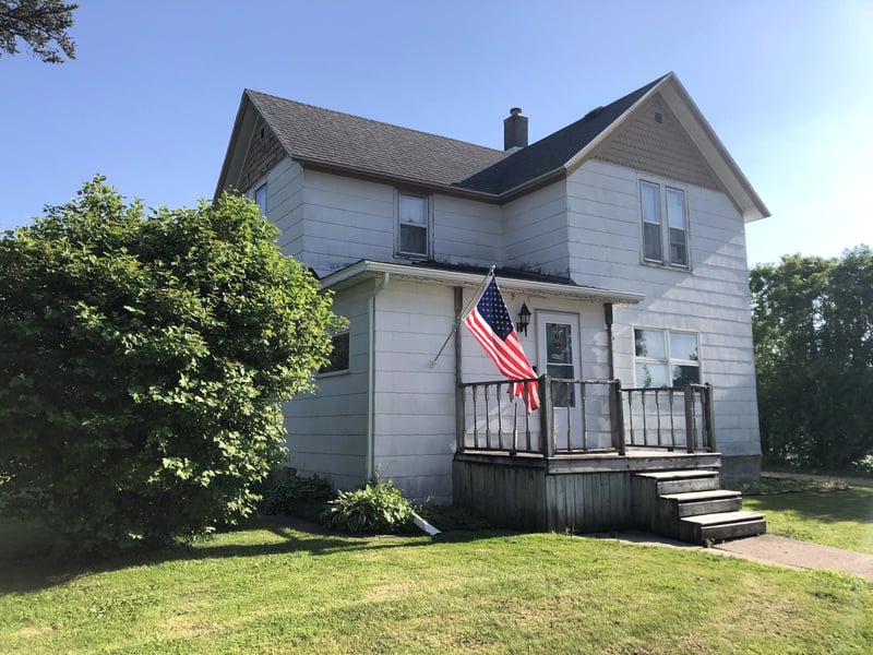 25 1st Ave NE, Plainview, MN 55964