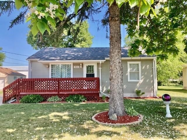 2016 4th St NW, Faribault, MN 55021