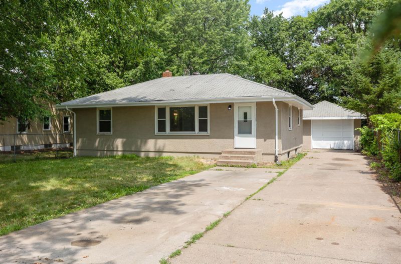 1545 Hudson Rd, Saint Paul, MN 55106