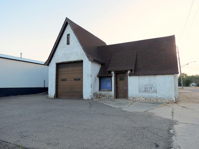 100 S Main St, Hector, MN 55342