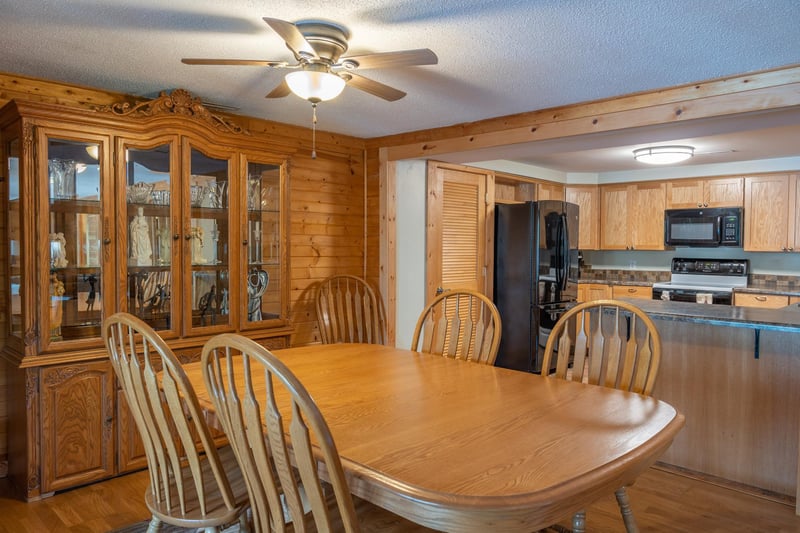 2086 Poplar Ln, Osceola, WI 54009