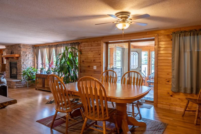 2086 Poplar Ln, Osceola, WI 54009