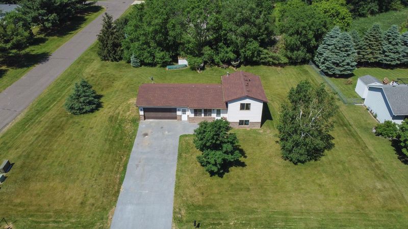 910 Southview Ave, Braham, MN 55006