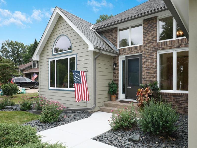 290 Long Lake Ct, Shoreview, MN 55126