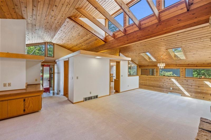 545 River Hills Dr, River Falls, WI 54022