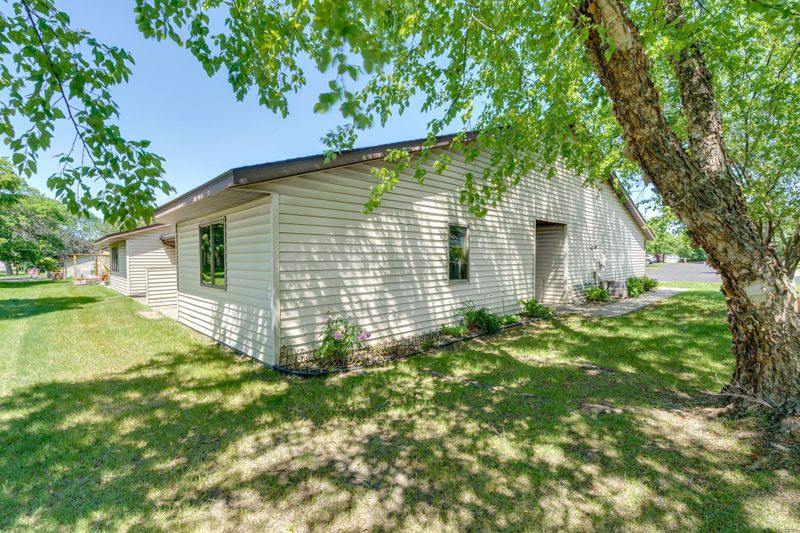 3833 Simpkins Dr SW, Prior Lake, MN 55372