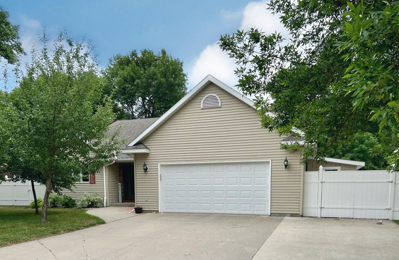 2805 14th Ave NW, Willmar, MN 56201