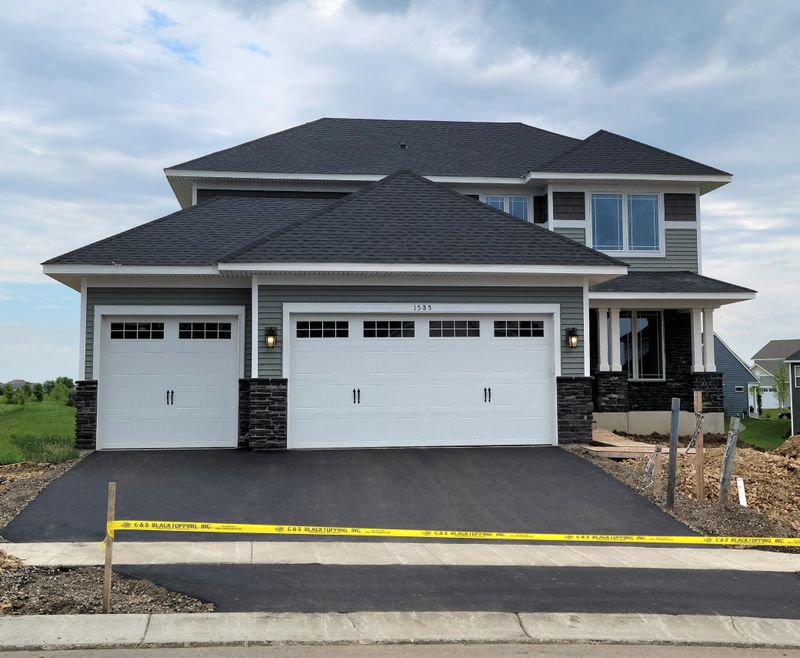 1585 Edgebrook Ln, Carver, MN 55315