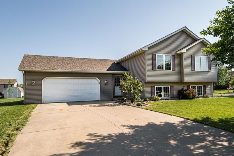 1002 3rd St NW, Dodge Center, MN 55927