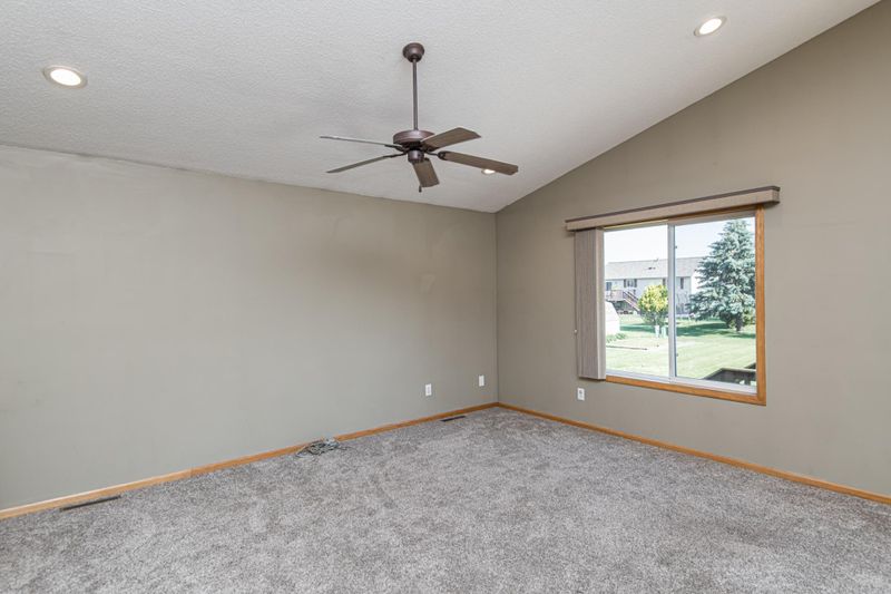1002 3rd St NW, Dodge Center, MN 55927