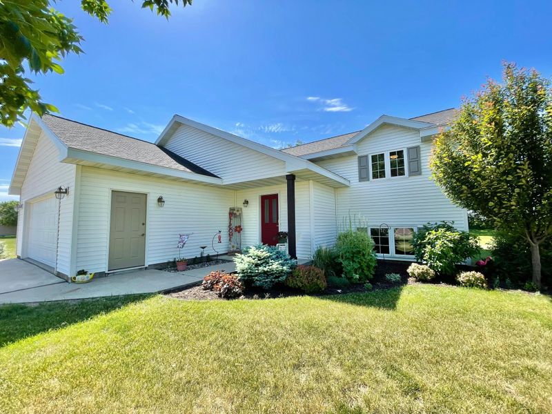 609 Appel St, Springfield, MN 56087