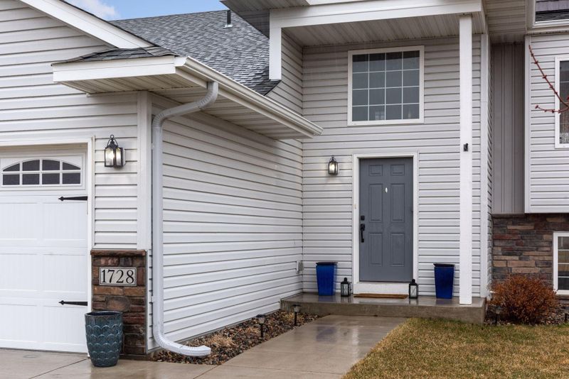 1728 Hidden Trl, Mayer, MN 55360