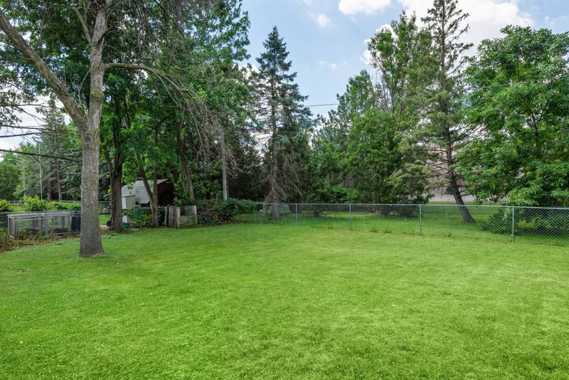 1454 Belmont Ln W, Roseville, MN 55113