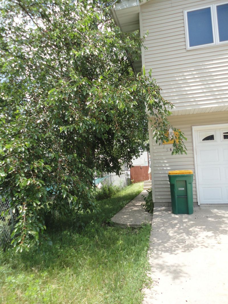 5415 Girard Ave N #B, Brooklyn Center, MN 55430