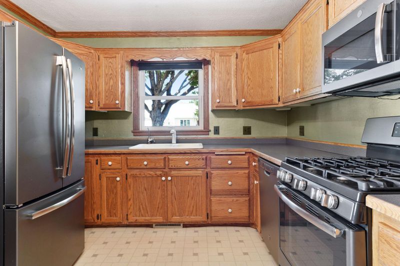 333 E 1st St, Waconia, MN 55387