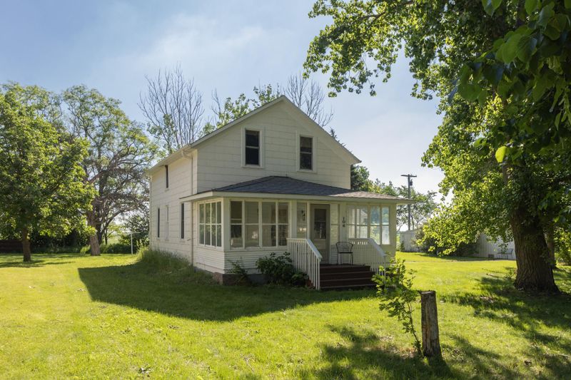 106 Hamburg Ave S, Herman, MN 56248