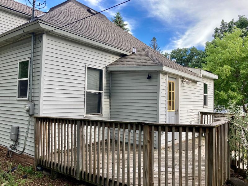 504 9th St SE, Little Falls, MN 56345