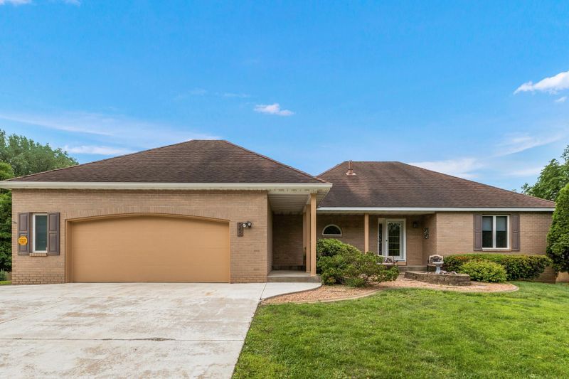 962 85th Ave NW, Coon Rapids, MN 55433