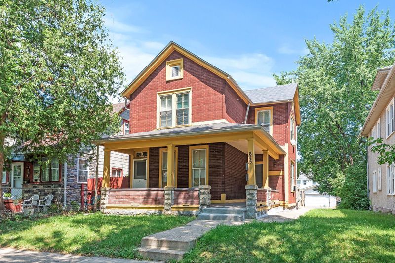 645 Charles Ave, Saint Paul, MN 55104