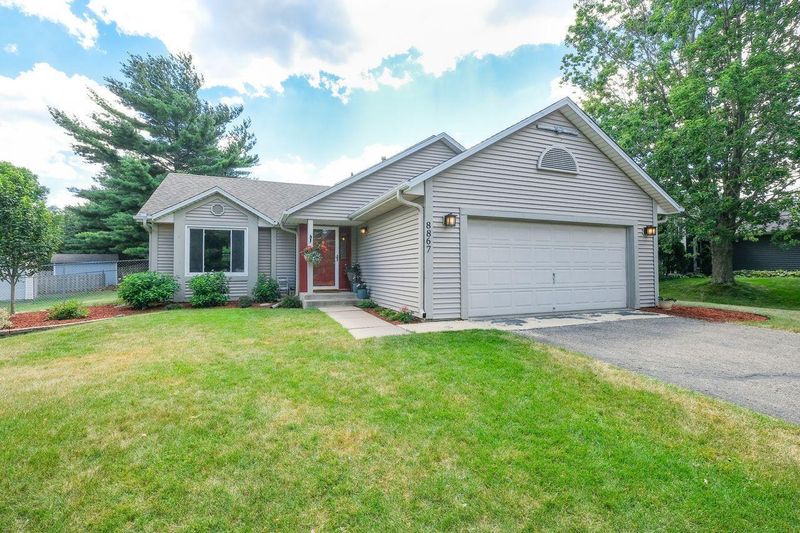 8867 Glacier Rd, Woodbury, MN 55125