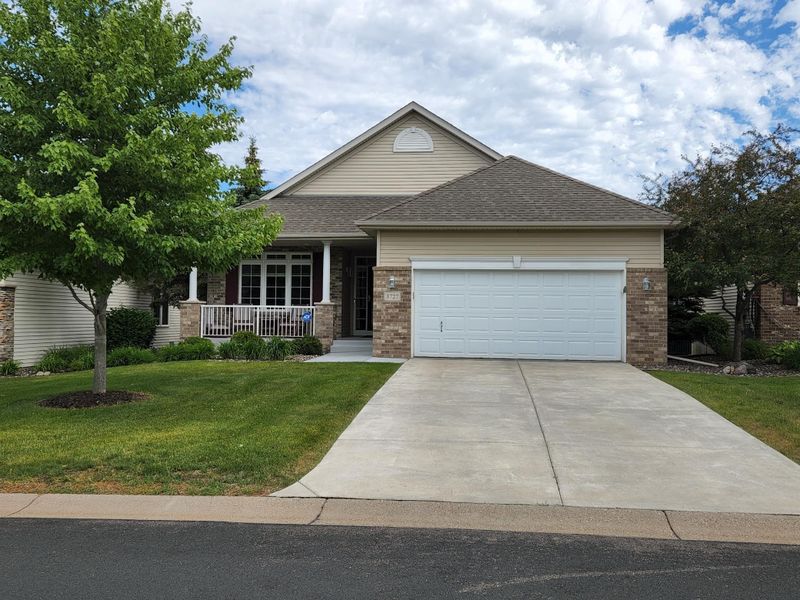 3727 Crosslough Trl, Rosemount, MN 55068