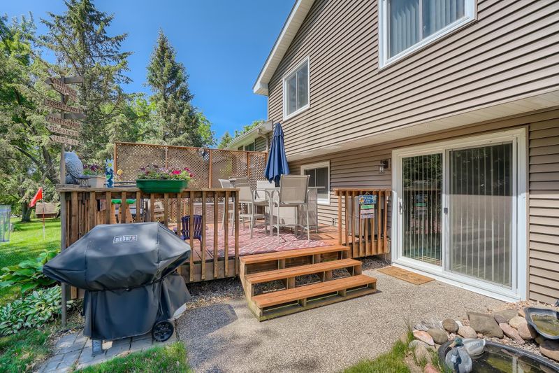 4652 Kingsbury Dr, Eagan, MN 55122