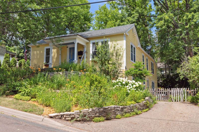 110 Mulberry St E, Stillwater, MN 55082