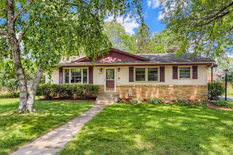 359 Lark Ave, Maplewood, MN 55117