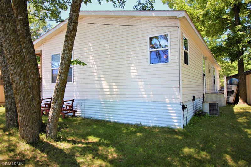 2024 Clearwater Forest Dr, South Haven, MN 55382