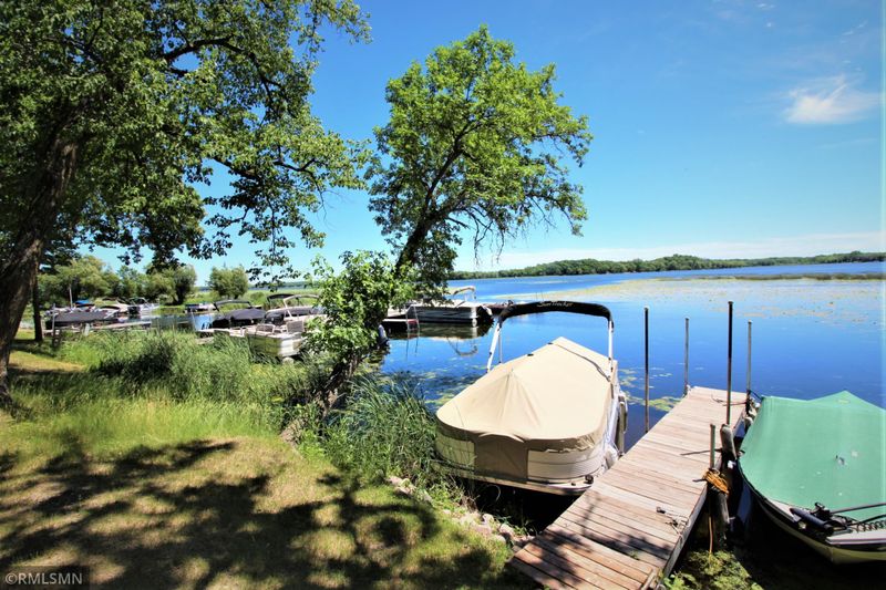 2024 Clearwater Forest Dr, South Haven, MN 55382