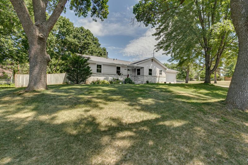 1908 Skyline Dr N, Burnsville, MN 55337
