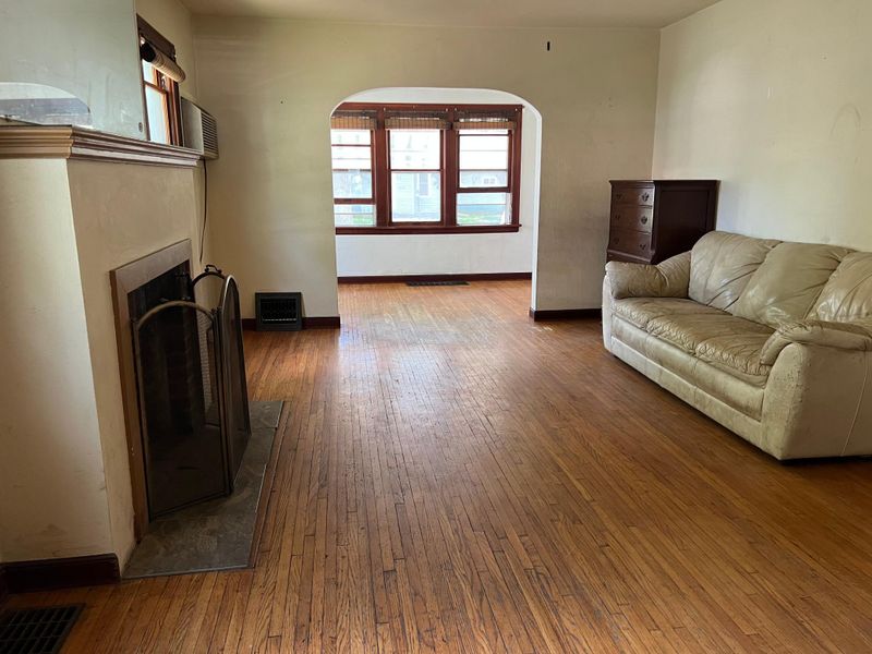 908 S Front St, Saint Peter, MN 56082