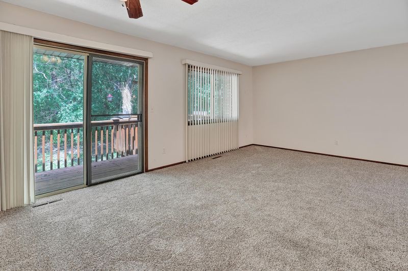 1637 Hickory Ln, Eagan, MN 55122