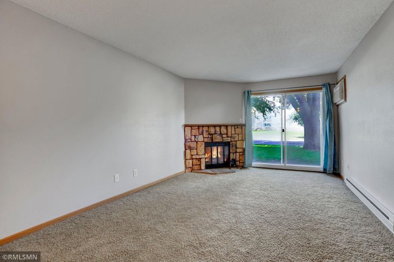 14182 Pennock Ave #114, Apple Valley, MN 55124