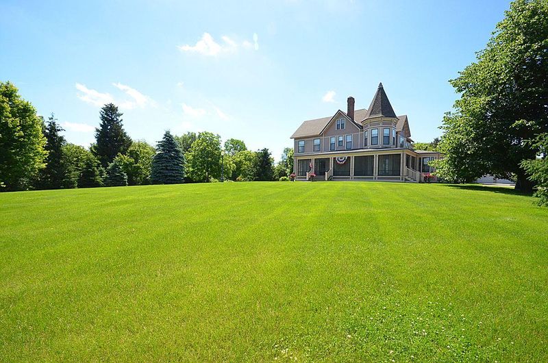 506 Territorial Rd, Monticello, MN 55362
