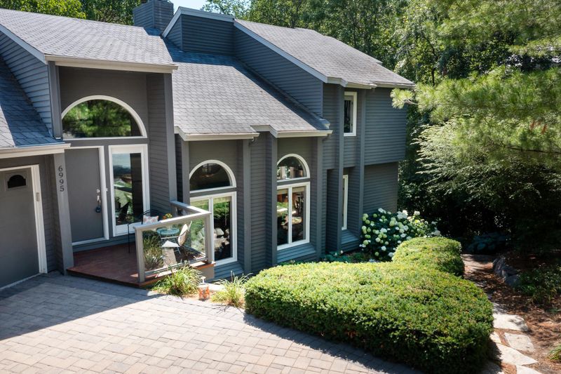 6995 Edgebrook Pl, Eden Prairie, MN 55346