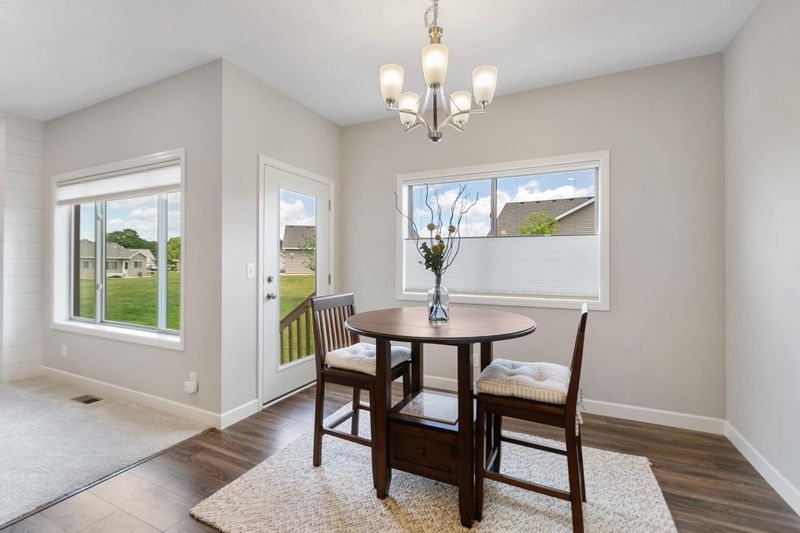 6017 Iris Ln, Rockford, MN 55373