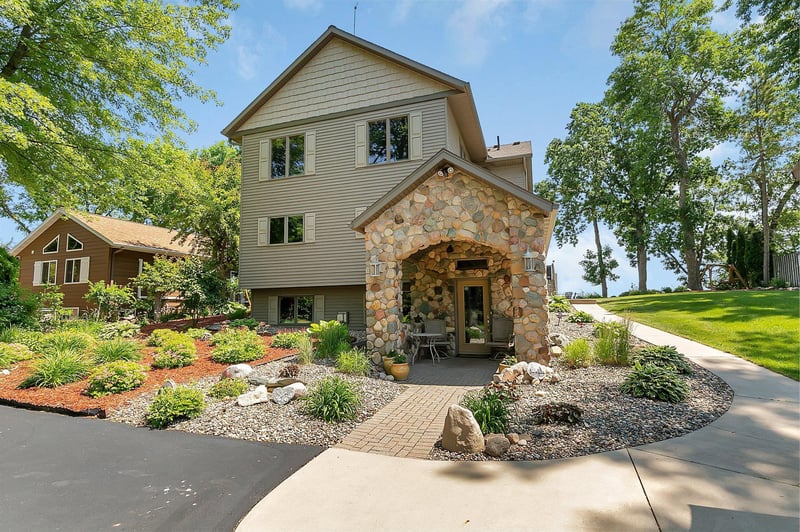 29792 Arden Dr, Grey Eagle, MN 56336