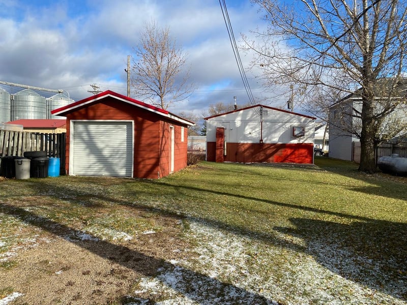 409 Martin Ave, Belgrade, MN 56312