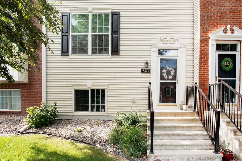 8471 Grove Pl, Shakopee, MN 55379