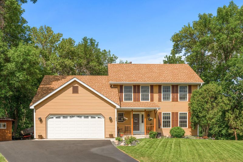 2519 Knoll Cir, Maplewood, MN 55109