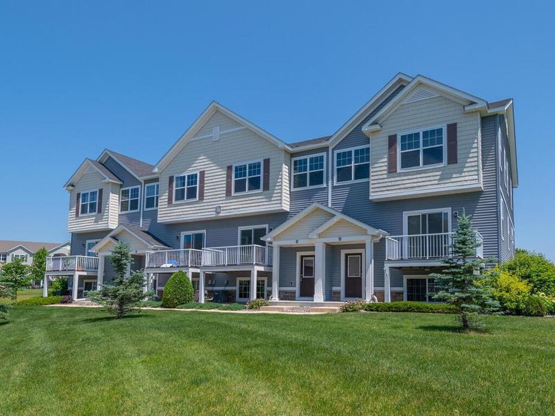 1980 Commonwealth Blvd #3, Chanhassen, MN 55317