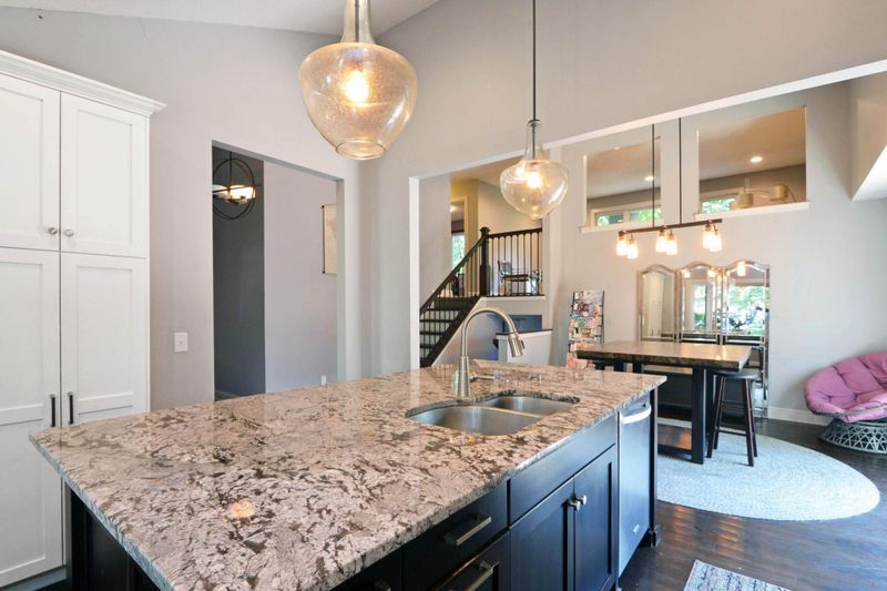 7774 Ranchview Ln N, Maple Grove, MN 55311
