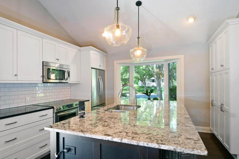 7774 Ranchview Ln N, Maple Grove, MN 55311