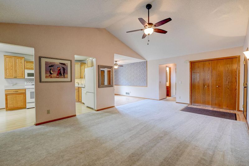 4100 3rd St NE #202, Columbia Heights, MN 55421